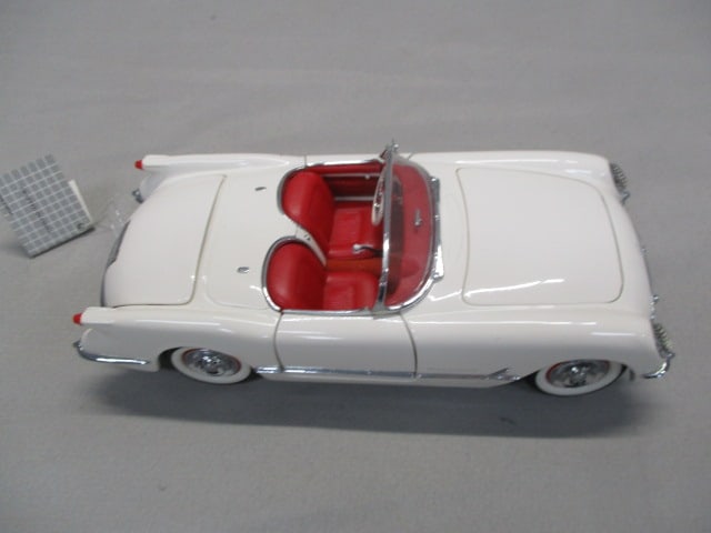 Franklin Mint Chevrolet Corvette Diecast 1:24 Scale - 8