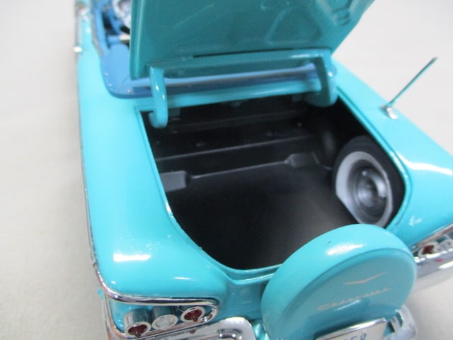 Danbury Mint 1958 Chevrolet Impala Convertible Diecast 1:24 Scale - 10