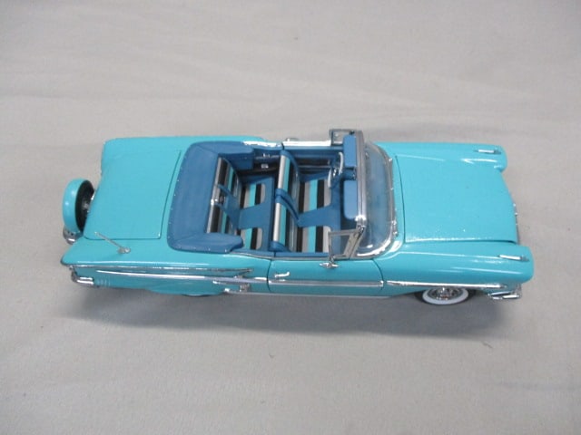 Danbury Mint 1958 Chevrolet Impala Convertible Diecast 1:24 Scale - 8