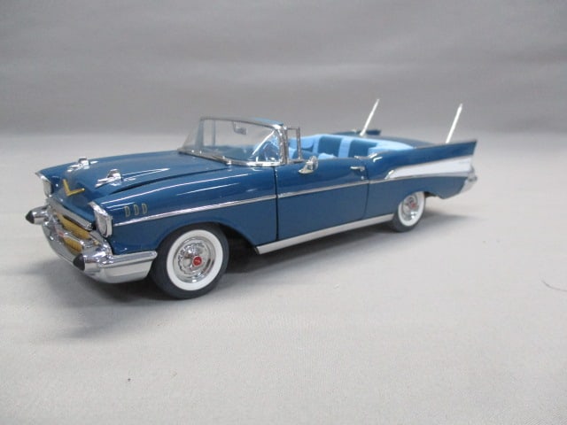 Danbury Mint 1957 Chevrolet Bel Air Convertible Diecast 1:24 Scale: .