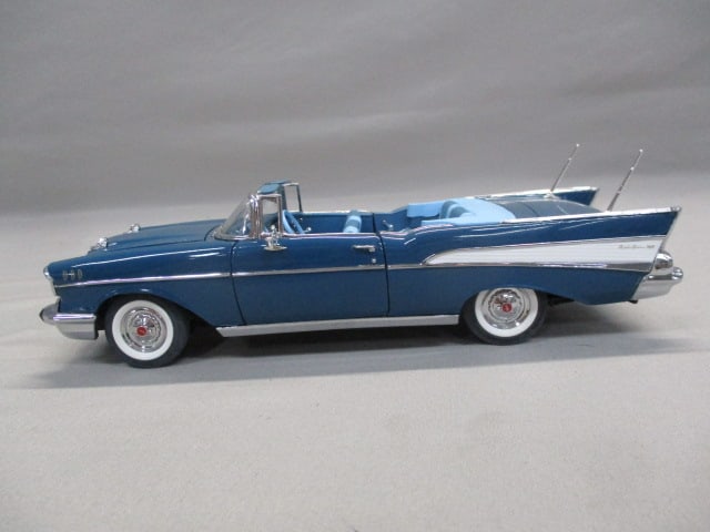 Danbury Mint 1957 Chevrolet Bel Air Convertible Diecast 1:24 Scale - 2