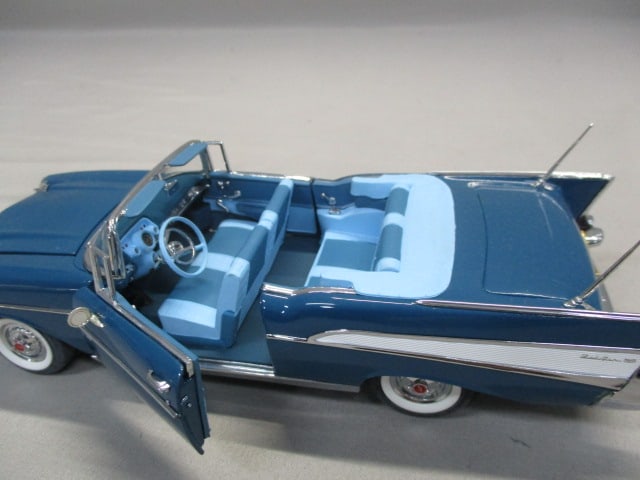 Danbury Mint 1957 Chevrolet Bel Air Convertible Diecast 1:24 Scale - 3