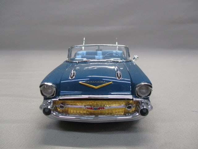 Danbury Mint 1957 Chevrolet Bel Air Convertible Diecast 1:24 Scale - 4