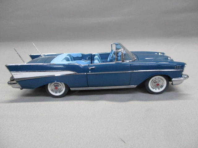 Danbury Mint 1957 Chevrolet Bel Air Convertible Diecast 1:24 Scale - 6