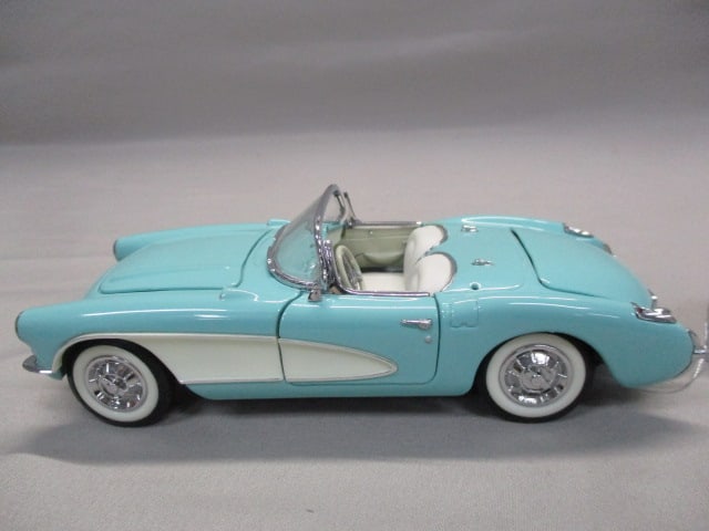 Franklin Mint 1956 Chevrolet Corvette Diecast 1:24 Scale - 3