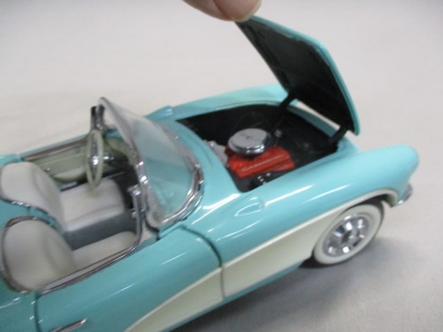 Franklin Mint 1956 Chevrolet Corvette Diecast 1:24 Scale - 6