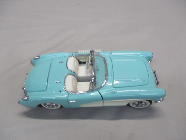 Franklin Mint 1956 Chevrolet Corvette Diecast 1:24 Scale - 8