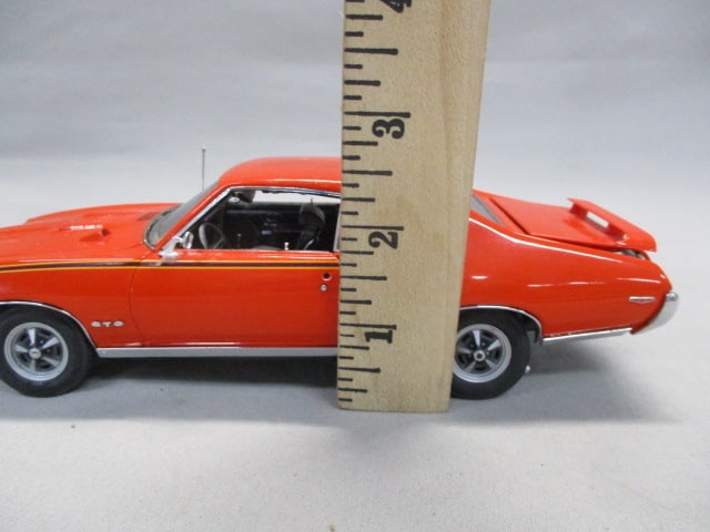 Danbury Mint 1969 Pontiac GTO Judge Diecast 1:24 Scale - 12