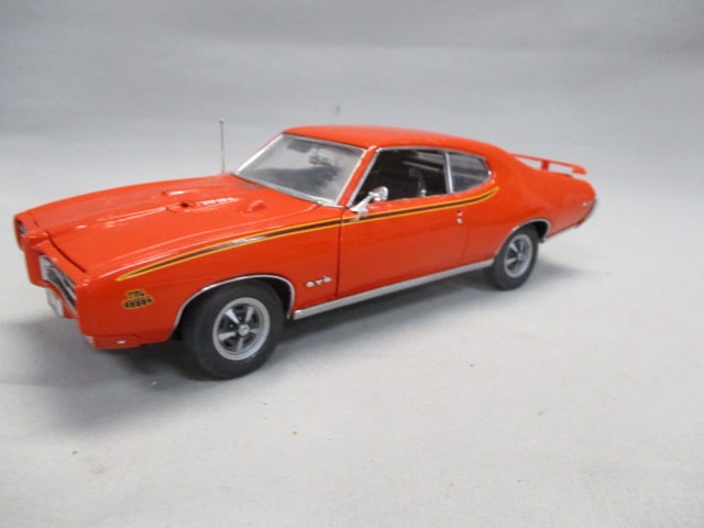 Danbury Mint 1969 Pontiac GTO Judge Diecast 1:24 Scale: .