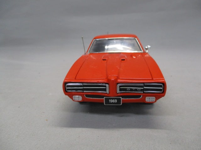 Danbury Mint 1969 Pontiac GTO Judge Diecast 1:24 Scale - 3