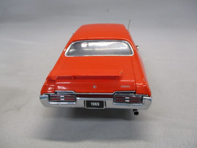 Danbury Mint 1969 Pontiac GTO Judge Diecast 1:24 Scale - 7