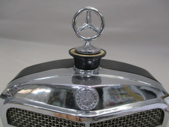1960"s Royal London Limited Mercedes-Benz Radiator Grill Transistor Radio - 4
