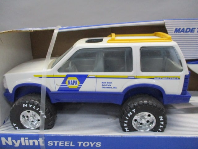 1994 Nylint Pressed Steel NAPA 4x4 Power Prop Combo - 2