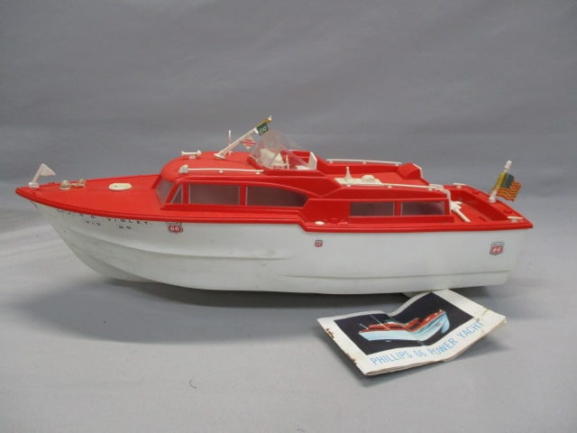 Vintage Phillips 66 Power Yacht with Marina Made From Box - 6