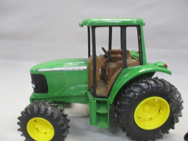 John Deere Diecast Toy Tractor w/Disc Harrow Implement 1:16 Scale - 2