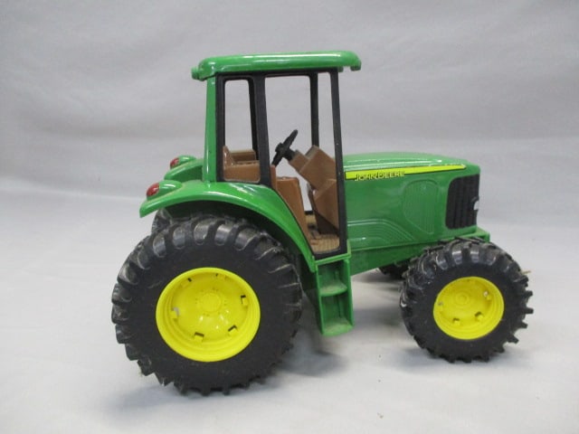 John Deere Diecast Toy Tractor w/Disc Harrow Implement 1:16 Scale - 4