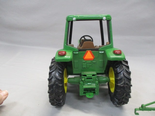 John Deere Diecast Toy Tractor w/Disc Harrow Implement 1:16 Scale - 5