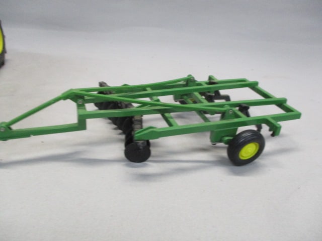 John Deere Diecast Toy Tractor w/Disc Harrow Implement 1:16 Scale - 6