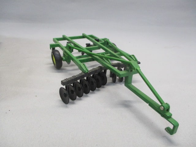 John Deere Diecast Toy Tractor w/Disc Harrow Implement 1:16 Scale - 7