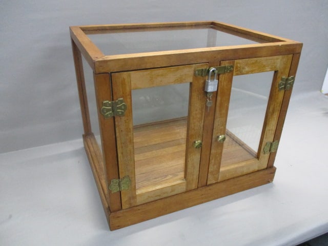 Vintage Counter Top Wood Framed Glass Display Case w/Lock and Key: 23.5" x 9.5" x 19"