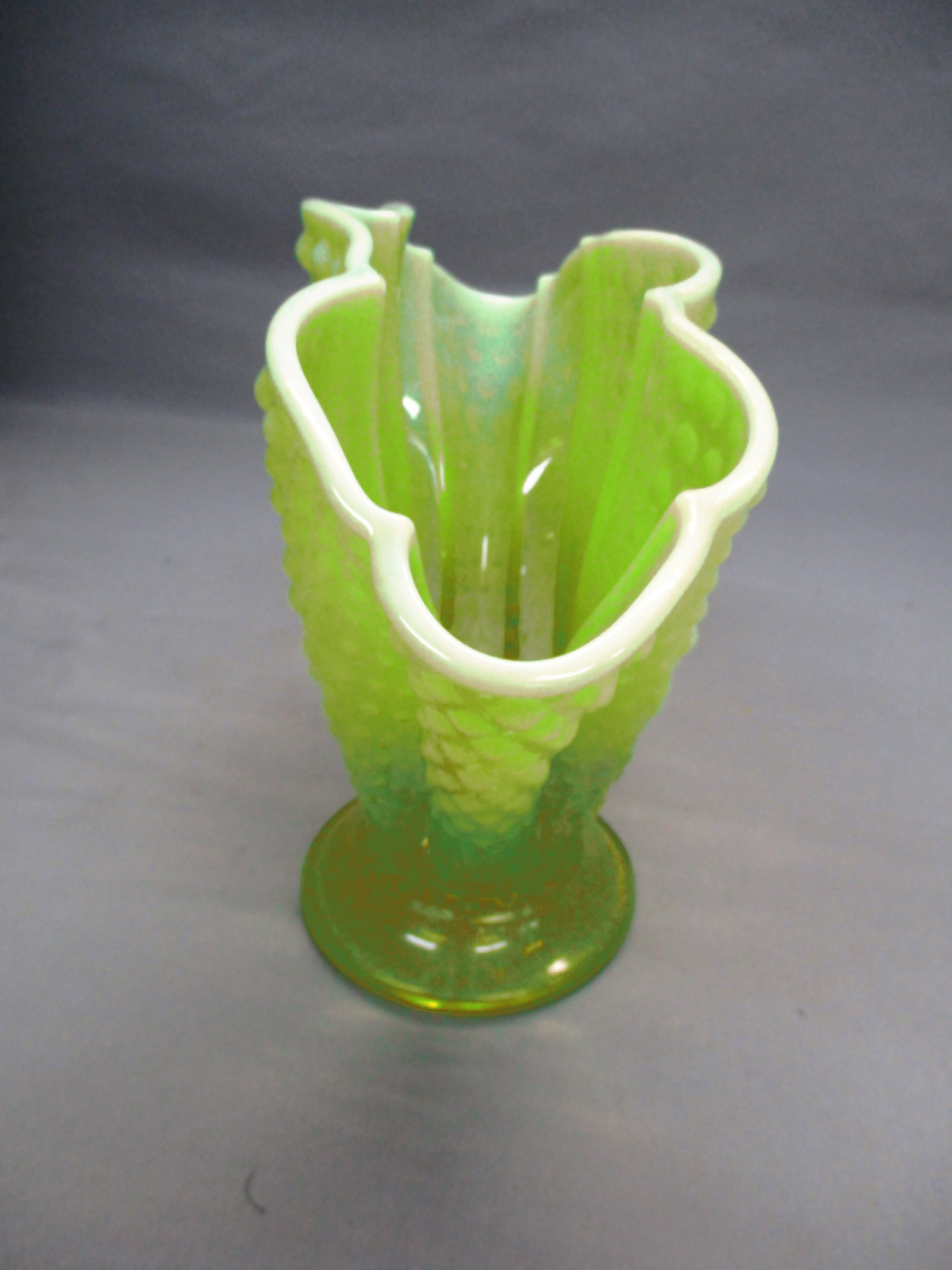 Vintage Fenton Yellow Opalescent Hobnail Uranium Glass Fan Vase - 5