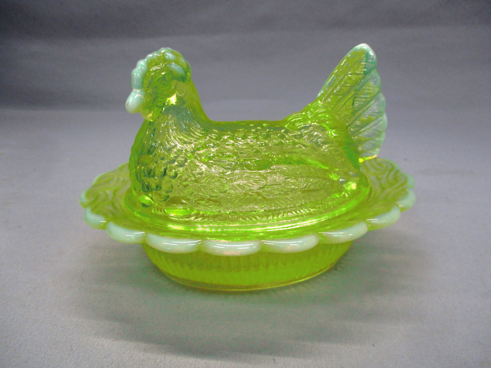 Vintage Mosser Vaseline Glass Hen On Nest: 6.5" x 4"