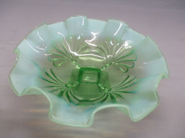 Vintage Jefferson Green Opalescent Pedestal Candy Dish - 2