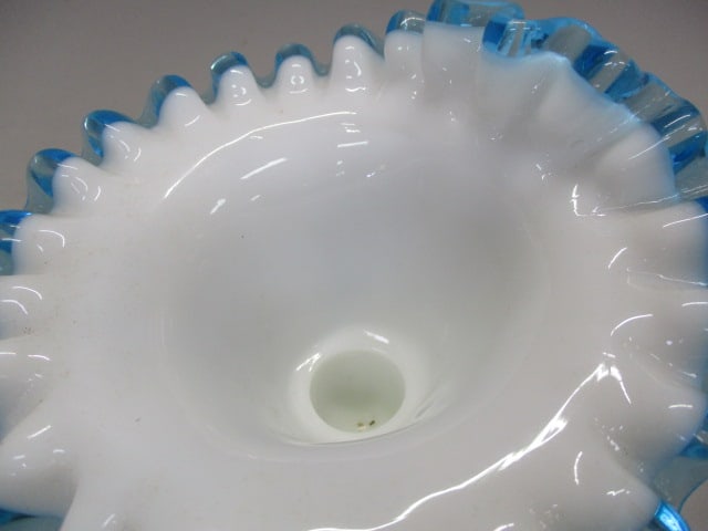 Fenton Aqua Crest Milk Glass Cornucopia Vase/Candleholder - 3