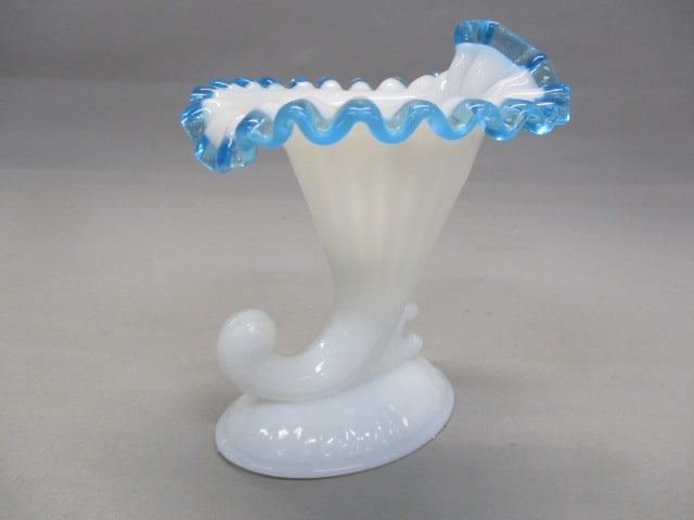Fenton Aqua Crest Milk Glass Cornucopia Vase/Candleholder (1 of 5)