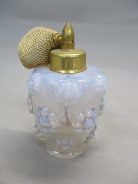 Fenton White Opalescent Perfume Bottle Atomizer (1 of 4)