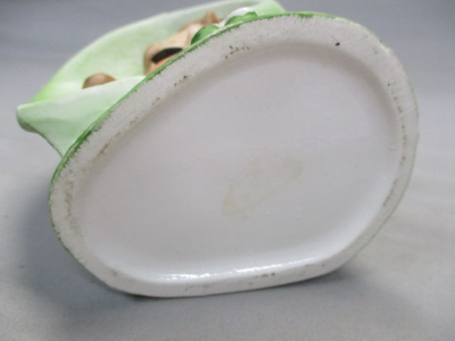 5 3/4" Lady Head Vase In Green Cape - 7