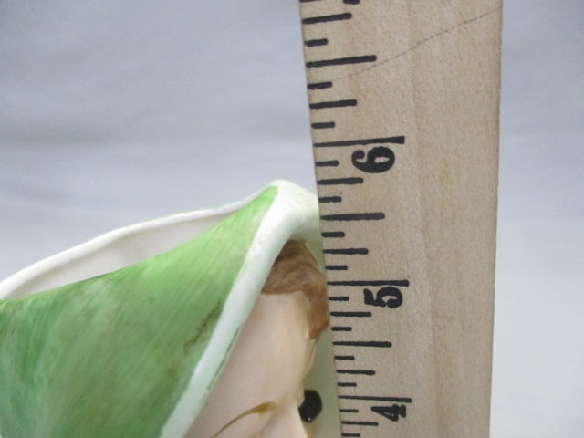 5 3/4" Lady Head Vase In Green Cape - 8