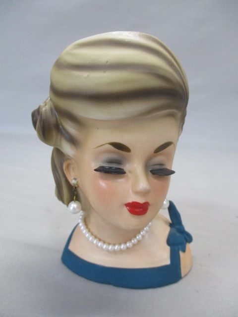 5.5 Parma #A-108 Lady Head Vase (1 of 11)