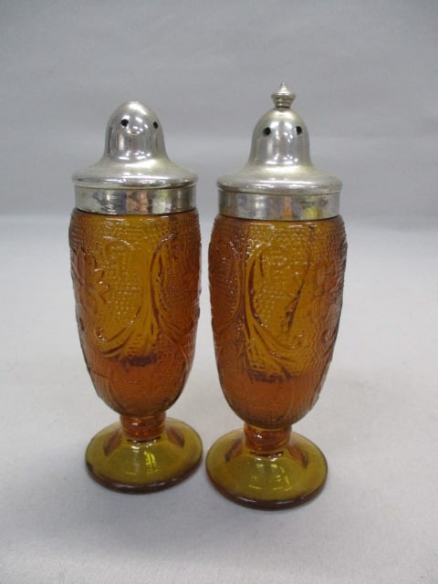 Indiana Glass Tiara Amber Salt & Pepper Shakers: 4.5"
