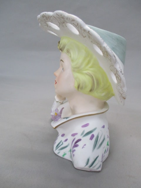 6" Lefton #3140 Lady Head Vase - 8