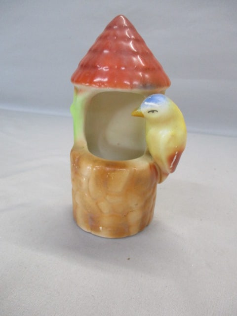 Vintage Czech Ceramic Bird on Wishing Well Wall Pocket: 6"