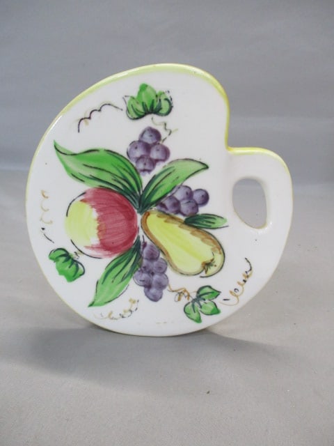 Ceramic Painters Pallet w/Fruit Design Wall Pocket: 5.5" x 5.5"