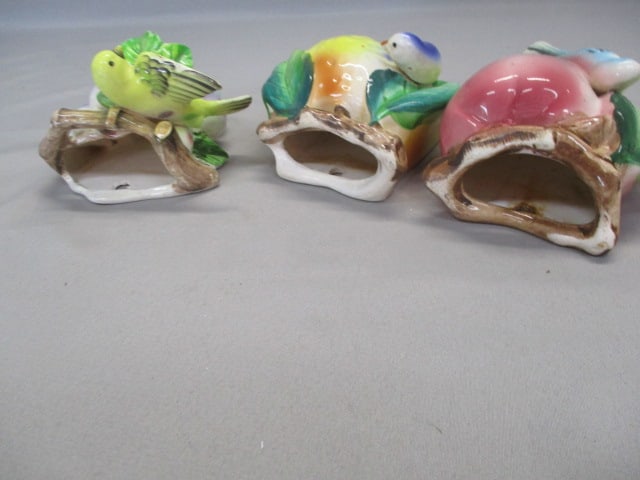 3 Vintage Ceramic Birds on Fruit Wall Pockets - 5