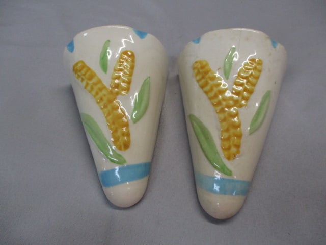 2 Shawnee Pottery Corn Wheat Wall Pockets 5" (1 of 7)