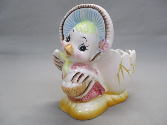 Vintage Ceramic Duck w/Egg Planter: 6.5" x 6.5"