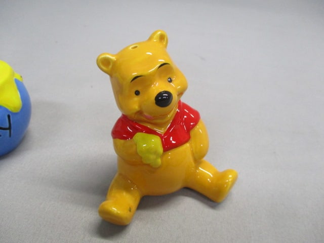 Disney Winnie The Pooh & Honey Pot Salt & Pepper Set - 4