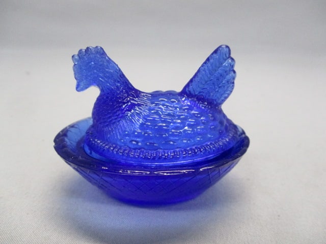 Cobalt Blue Miniature Hen On Nest 2.5" x 2": .