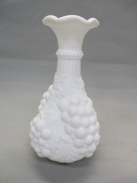1950's Imperial White Milk Glass Vase w/Raised Grape & Leaf Pattern: 9.5"