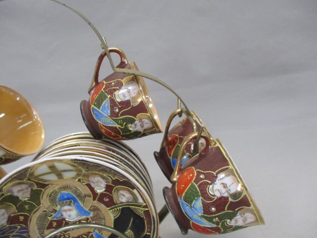 1920's Japanese Satsuma Moriage Tea Cup and Saucer Set - 3