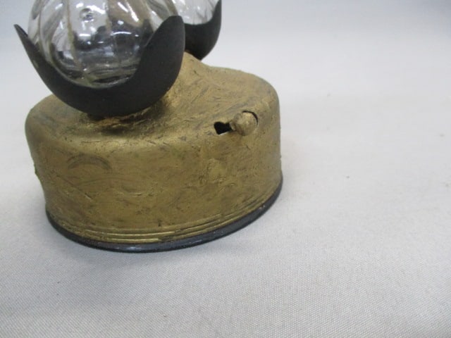 Vintage Street Lamp Post Salt & Pepper Shakers Battery Operated - 5