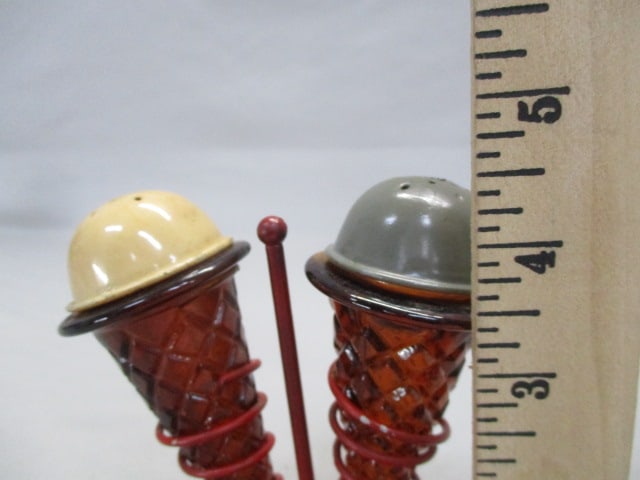 1970's Ice Cream Cone Salt & Pepper Shakers - 5