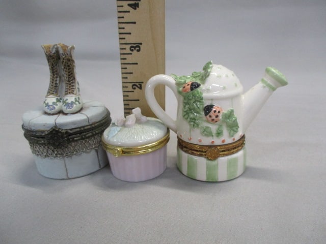 3 Hinged Ceramic Trinket Boxes - 11