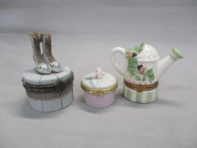 3 Hinged Ceramic Trinket Boxes: .