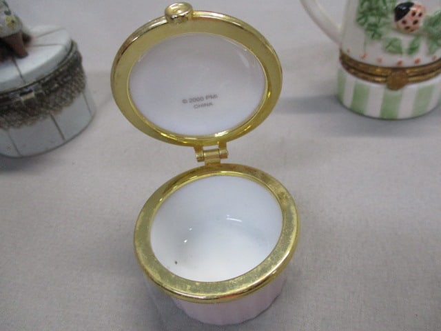 3 Hinged Ceramic Trinket Boxes - 6