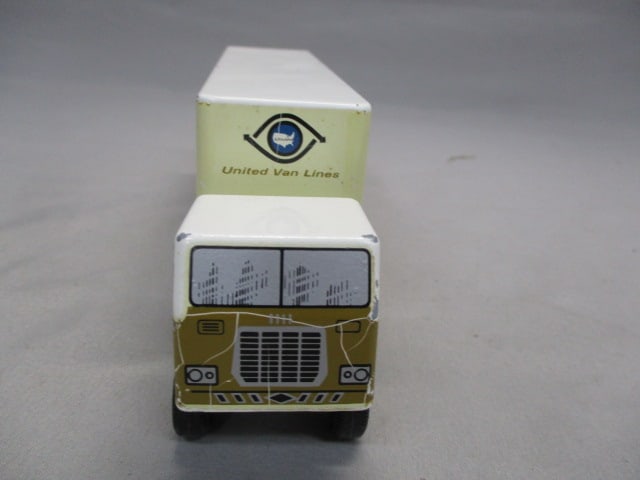 2 Ralstoy Diecast Semi-Trucks 1:64 Scale - 3